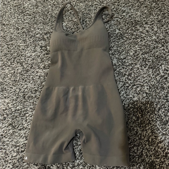 Aurola Romper - Picture 1 of 2